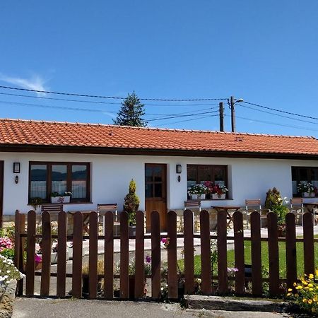 Apartamentos Rurales Knicasia Quintueles Exterior foto